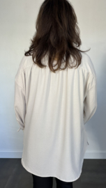 Blouse Tamara met ruche en strik +SIZE zand
