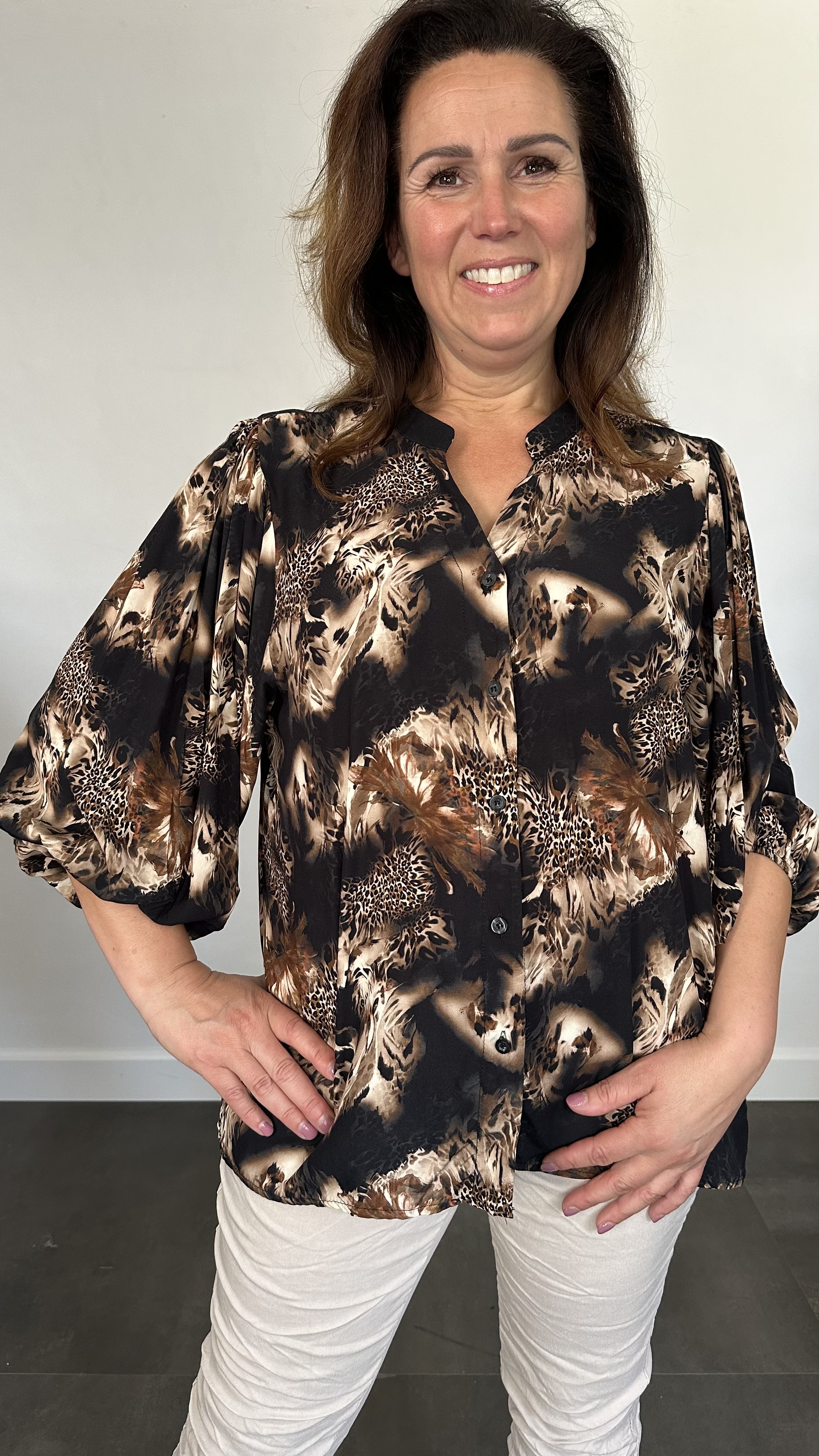 Blouse animal mix met 3/4 pofmouw zwart