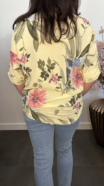 Blouse gebloemd met knoop Geel