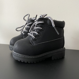 Like timber boots black