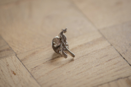 Pin's PENELOPE Abbie argenté