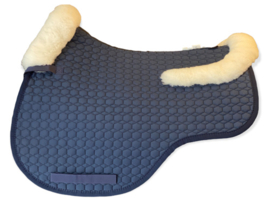 Tapis de selle MATTES Eurofit avec bordures peau d'agneau avant et arrière Marine