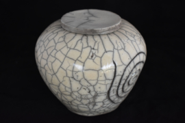 Raku urn met spiraal vorm (Taps)