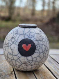 Urn met 1 rood hartje (850ml)