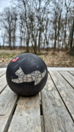 Donkere kattenurn met hartje