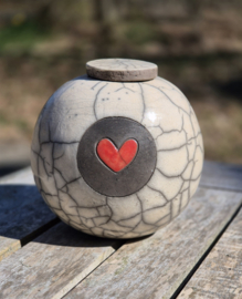 Urn met rood hartje (425ml)