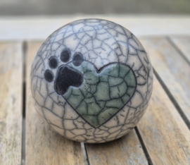 Dierenurn met  pootje in een groen hart (450ml)
