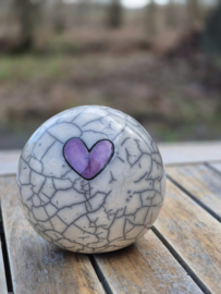Raku urn met lila hartje (225ml)