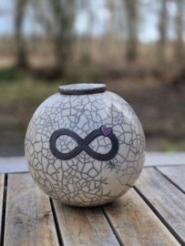 Urn Invinity met lila hartje