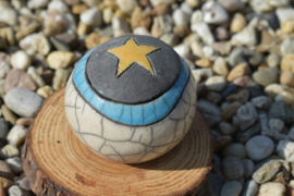 Mini urn (100ml) met blauw randje en ster op het dekseltje
