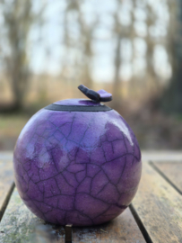 Lila urn met lila vlindertje (225ml)