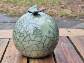 Groen urntje met groene vlinder (225ml)