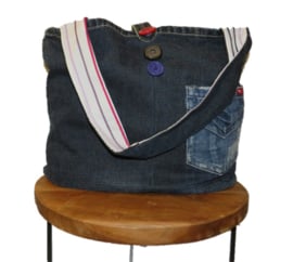 Shopper in denim with buttons and stripes