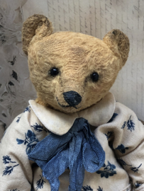 Hug Me Again Collectible bear "Philip" standing about 6 inch tall.