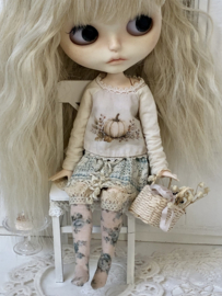 Blythe TBL outfit inspired by autumn & pumpkins