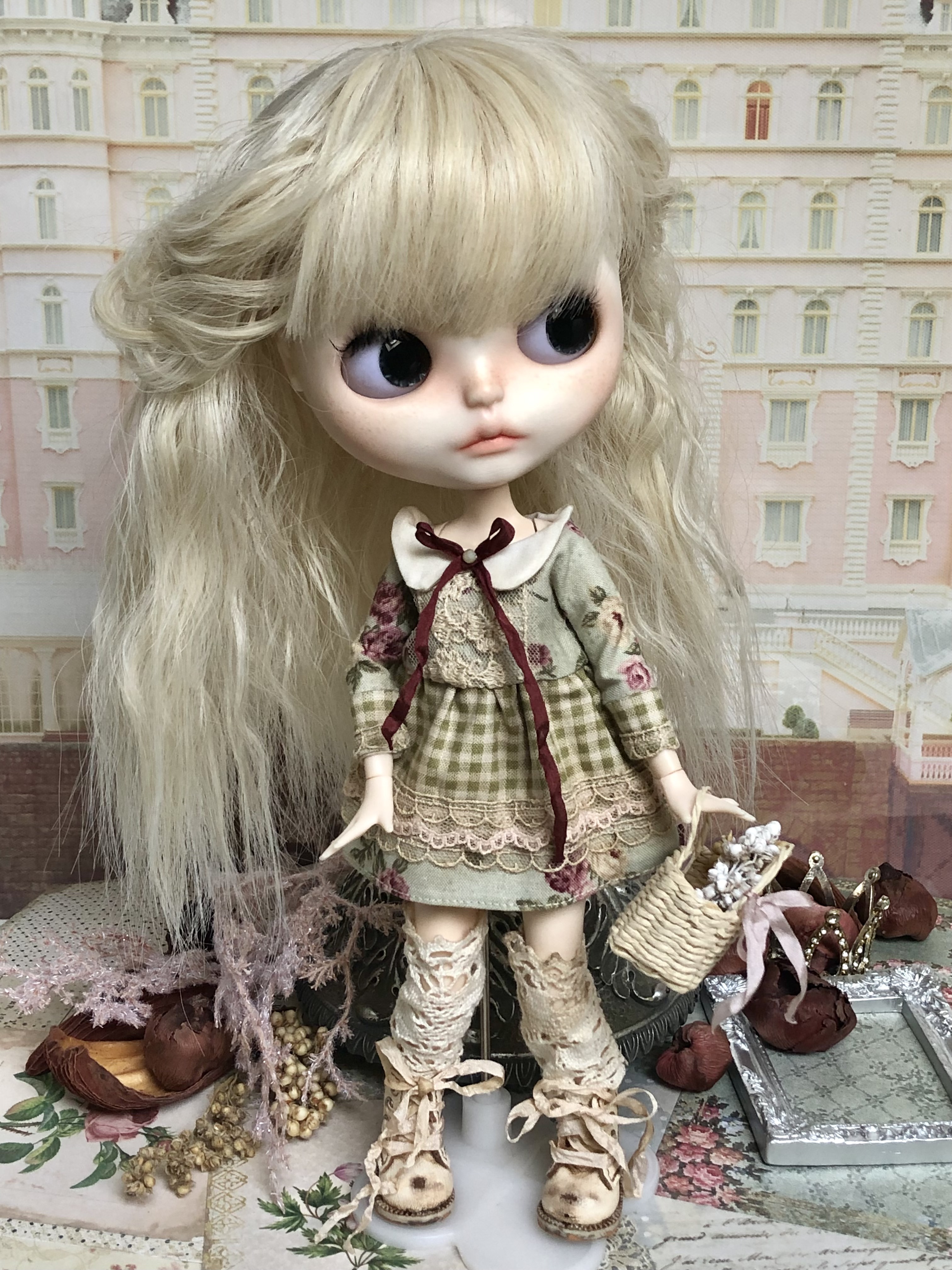 Short cheerful dress vintage style for ♡ Blythe or Blythe like doll.