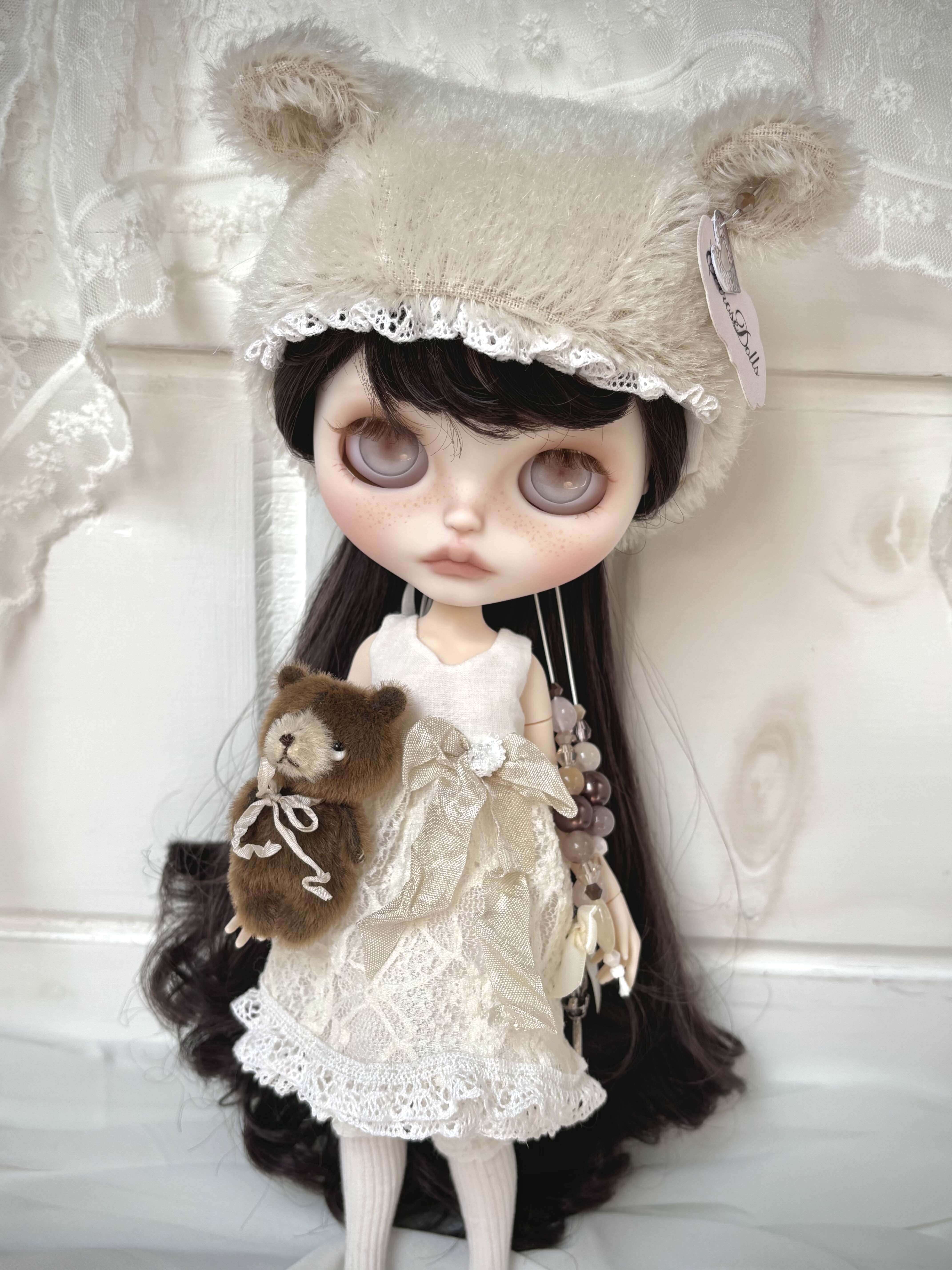 Customized Blythe Doll Vivian, OOAK