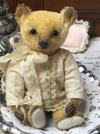 Hug Me Again Collectible bear "Humbert" standing about 6.5 inch tall.