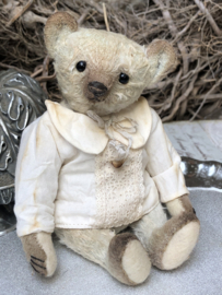 Hug Me Again Collectible bear "Wallace" standing about 6.5 inch tall.