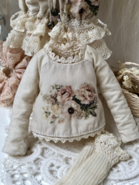 Wardrobe and decoration for Blythe.