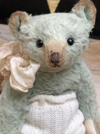 Hug Me Again Collectible bear "Quinn" standing about 6 inch tall.
