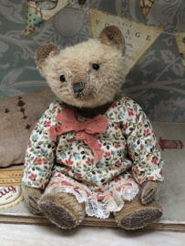Hug Me Again Collectible bear "Saar" standing about 6 inch tall.