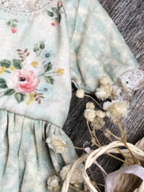 Shabby Chic vintage style dress for Blythe TBL doll.