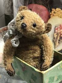 🍂 Hug Me Again Collectible bear "Hazel" standing about 6 inch tall.
