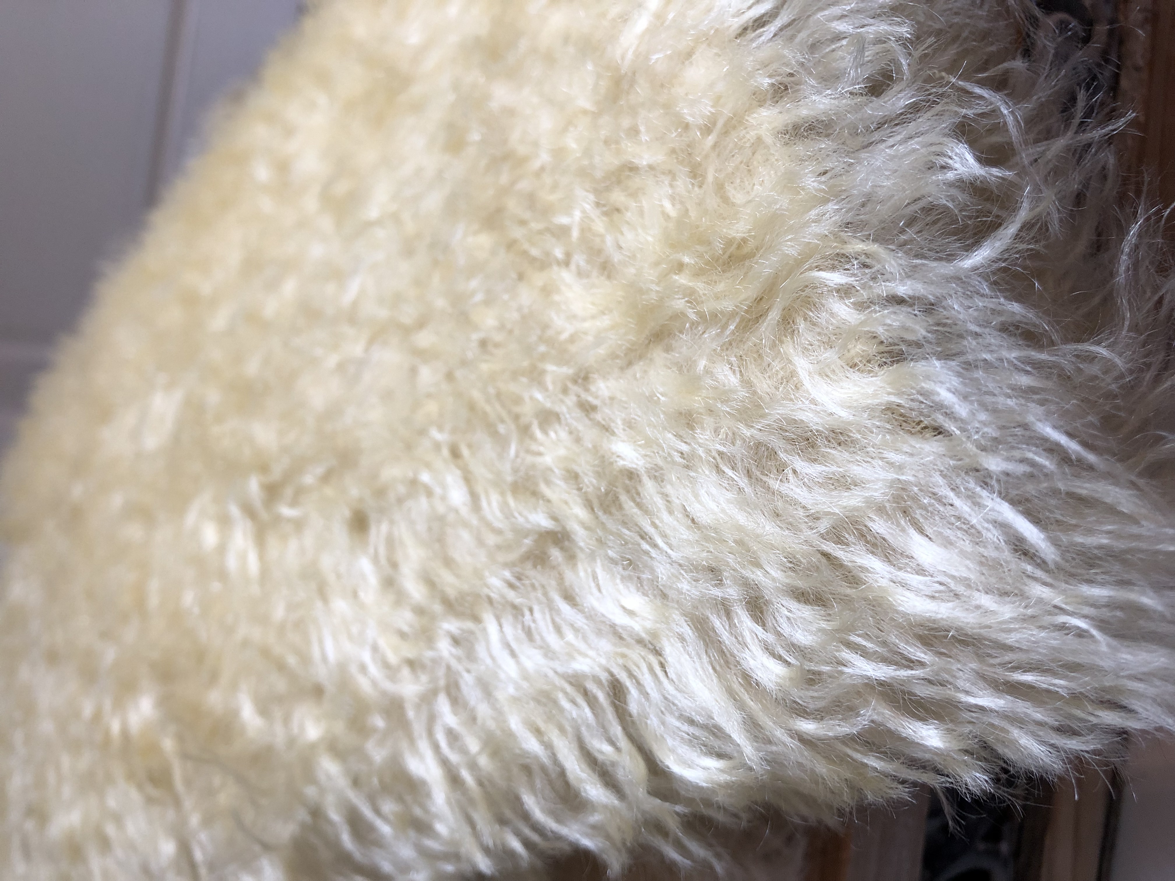 Hand dyed long, a little felted & slightly sparse mohair (24mm pile)