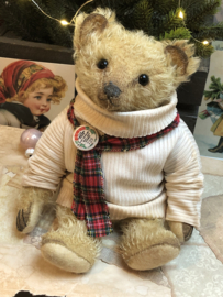 🎄 Hug Me Again Collectible bear "Toddy" standing about 9 inch tall.