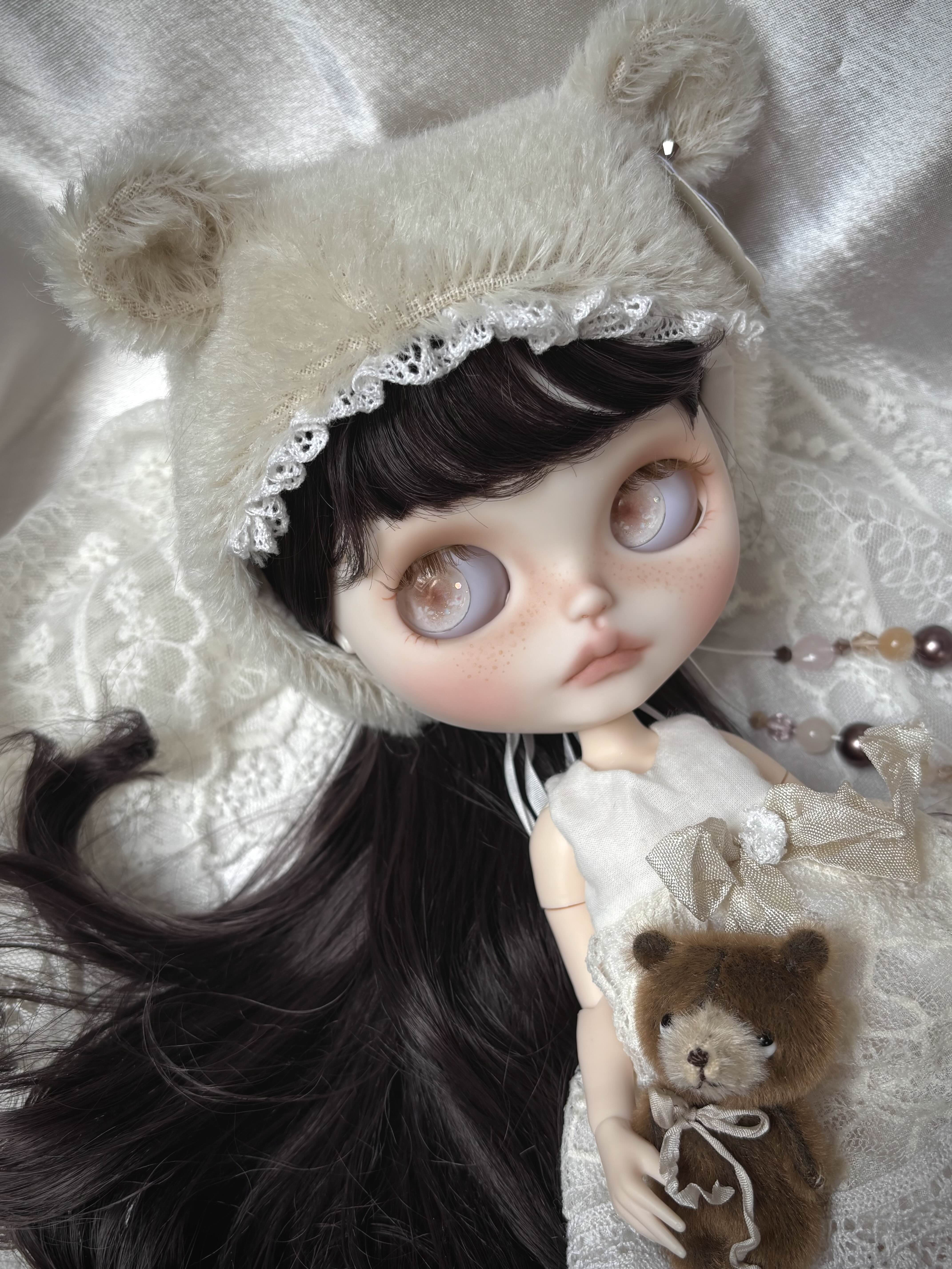 Customized Blythe Doll Vivian, OOAK