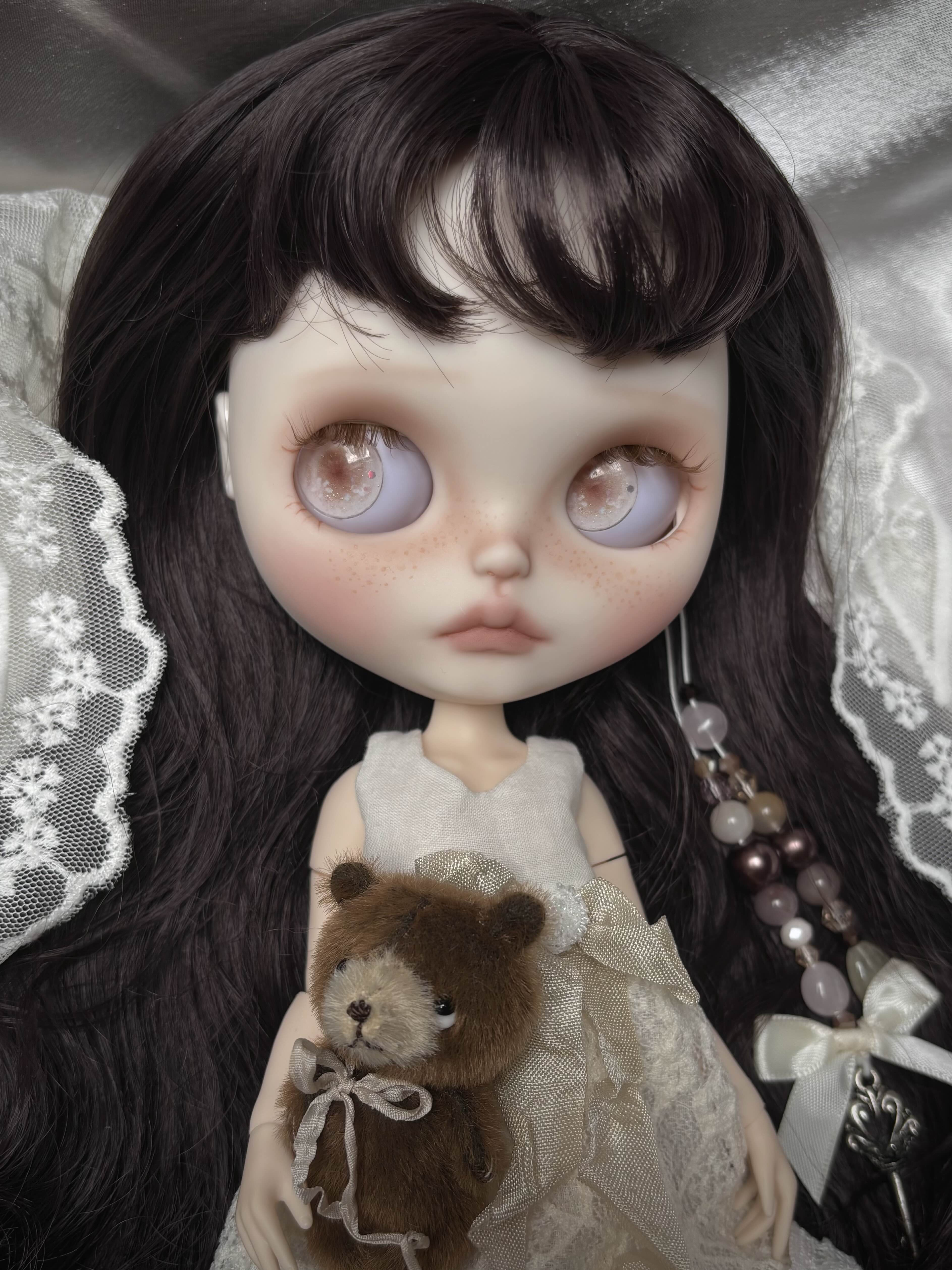 Customized Blythe Doll Vivian, OOAK