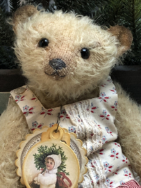 🎄 Hug Me Again Collectible bear "Christian" standing about 9 inch tall.