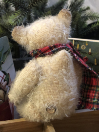 🎄 Hug Me Again Collectible bear "Pommeltje" standing about 6 inch tall.