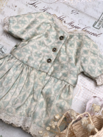 Shabby Chic vintage style dress for Blythe TBL doll.