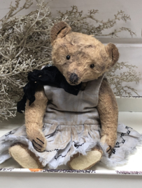 Hug Me Again Collectible bear "Miss Withcytoes" standing about 6 inch tall.