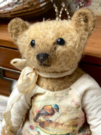 Hug Me Again Collectible bear "Wilkie" standing about 7 inch tall.