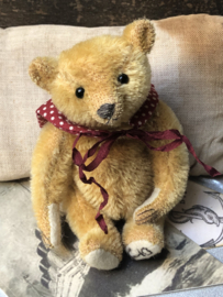Hug Me Again Collectible bear "Little Skippy" standing almost 5 inch tall.
