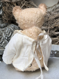 Hug Me Again Collectible bear "Lucy" standing about 6.5 inch tall.