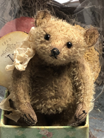 🍂 Hug Me Again Collectible bear "Li'l Nuts" standing about 6 inch tall.