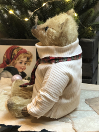 🎄 Hug Me Again Collectible bear "Toddy" standing about 9 inch tall.