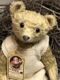 🎄 Hug Me Again Collectible bear "Carol" standing about 13" inch tall.