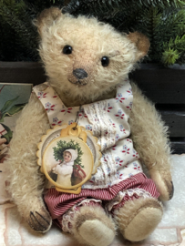🎄 Hug Me Again Collectible bear "Christian" standing about 9 inch tall.