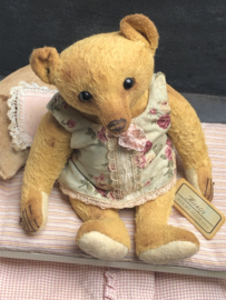 Hug Me Again Collectible bear "Mientje" standing about 9 inch tall.