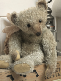 Hug Me Again Collectible bear "Lazy Oliver" standing about 17 inch tall.