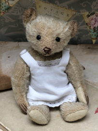 Hug Me Again Collectible bear "Liesje" standing about 6 inch tall.