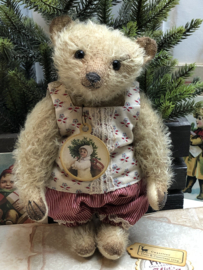 🎄 Hug Me Again Collectible bear "Christian" standing about 9 inch tall.