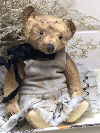Hug Me Again Collectible bear "Miss Withcytoes" standing about 6 inch tall.