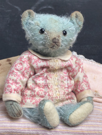 Hug Me Again Collectible bear "Herby" standing about 6 inch tall.