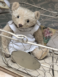 Hug Me Again Collectible bear "Sientje" standing about 6 inch tall.